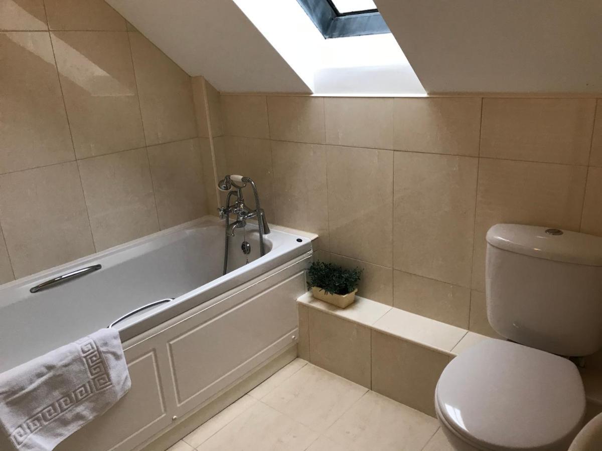 Crowthorne, Bookham Court Villa Dorchester Eksteriør bilde